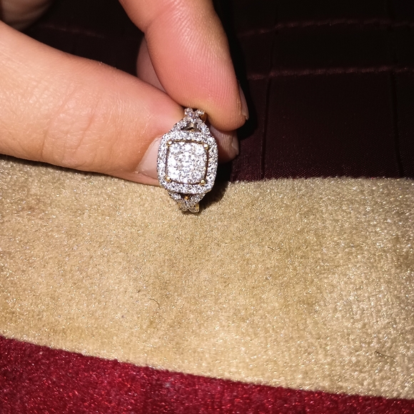 Diamond wedding rings - Picture 4 of 4